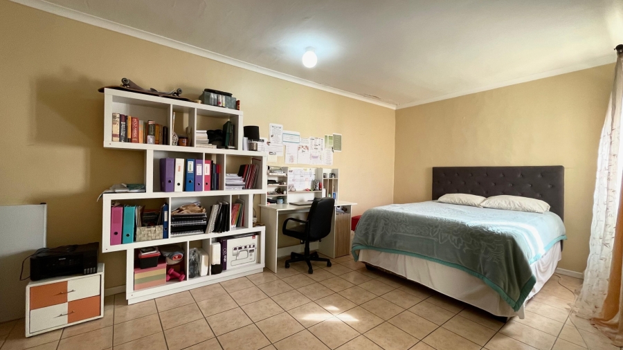 6 Bedroom Property for Sale in Onverwacht Western Cape